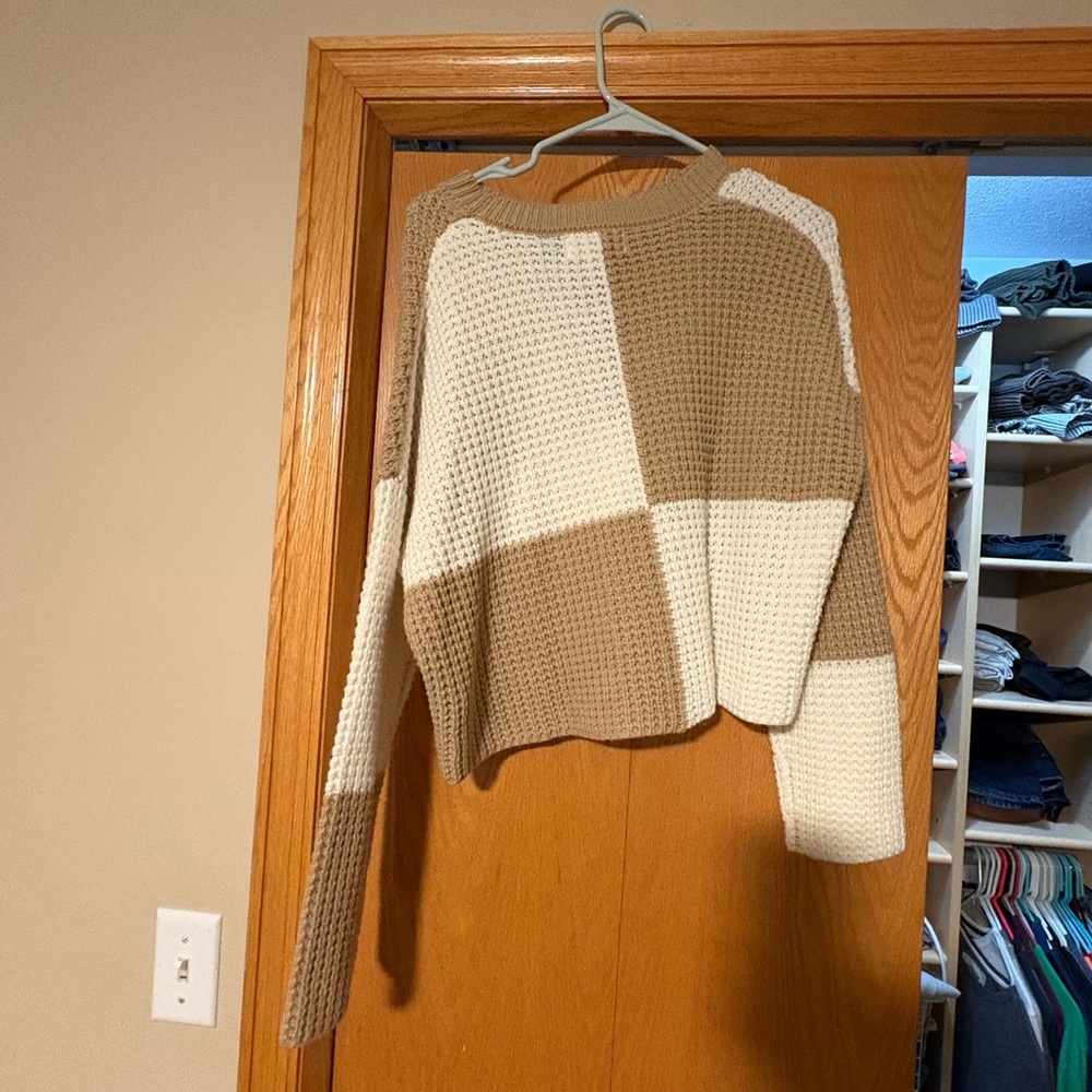 Jessica Simpson Tan and White Knit Sweater - Picture 3 of 3